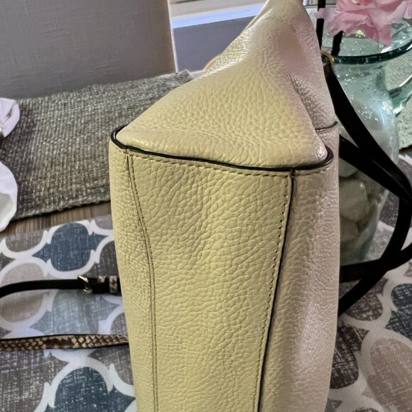 Coach F38992 Tote – Cream Pebbled Leather w/ Snakeskin Straps | Stylish & Roomy - Picture 6 of 8